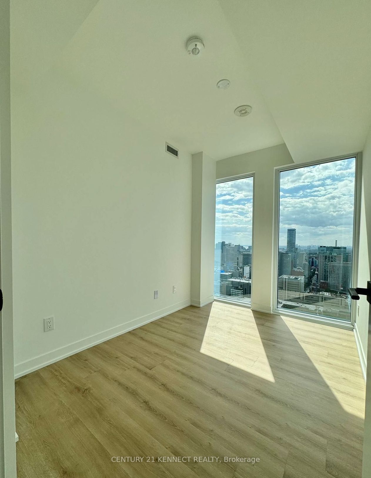 319 Jarvis Street 4602, Toronto, ON M5B 0C8 photo 5