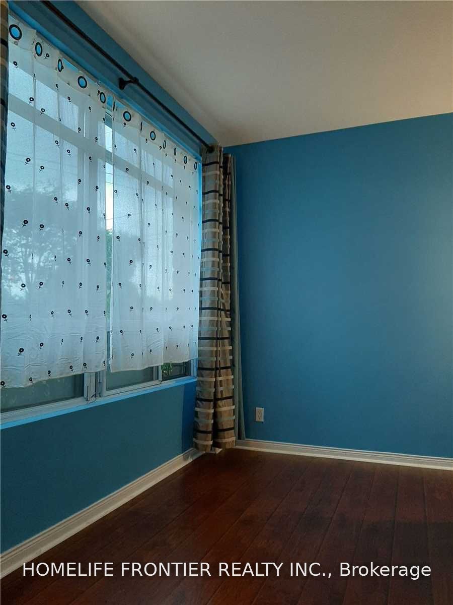 778 Sheppard Avenue W 102, Toronto, ON M3H 6B7 photo 5