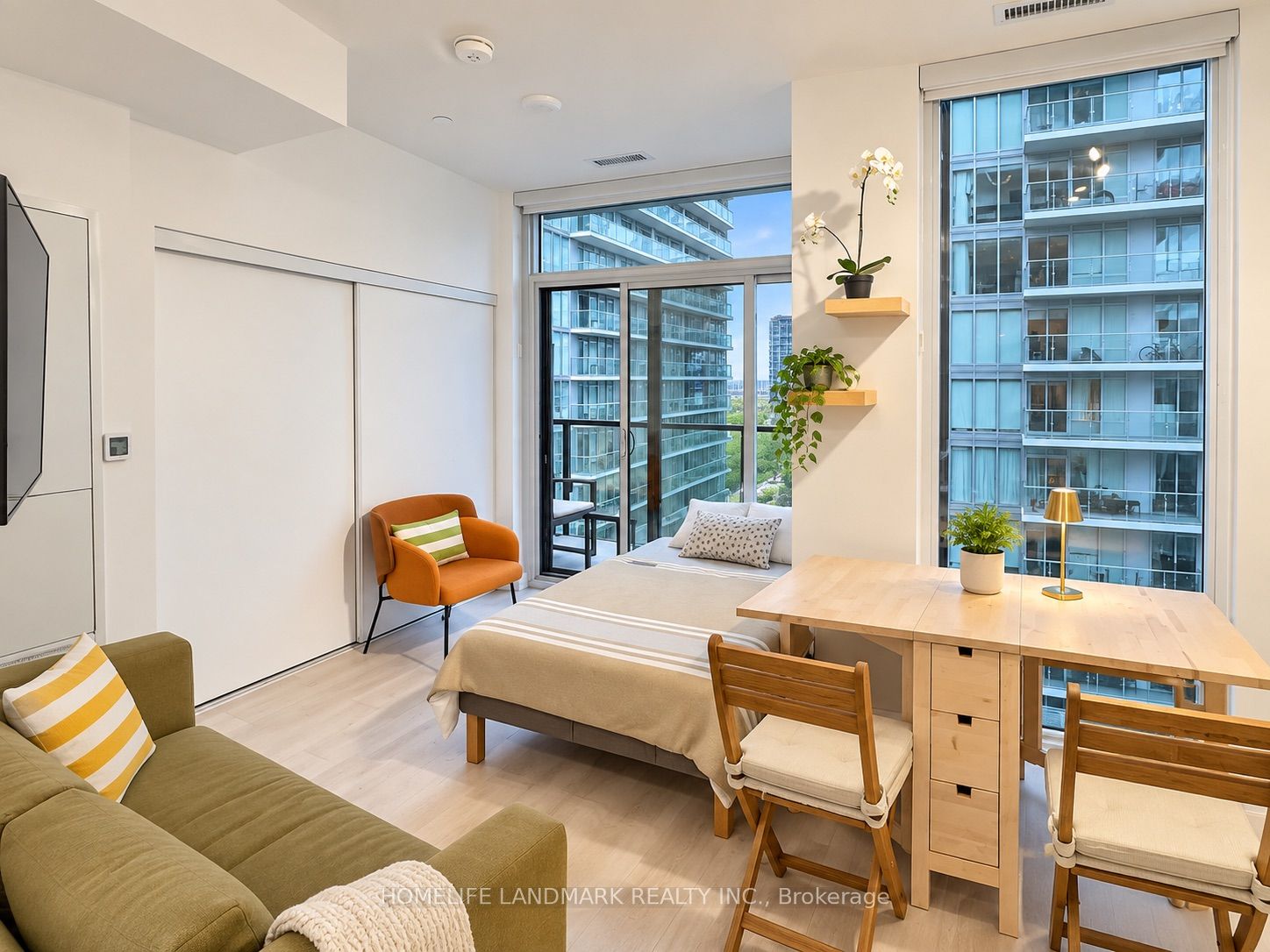 117 Broadway Avenue 1903 NORTH TOWER, Toronto, ON M4P 1V3