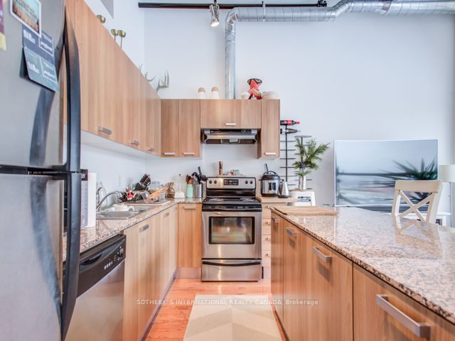 43 Hanna Avenue 718, Toronto, ON M6K 1X1 photo 5