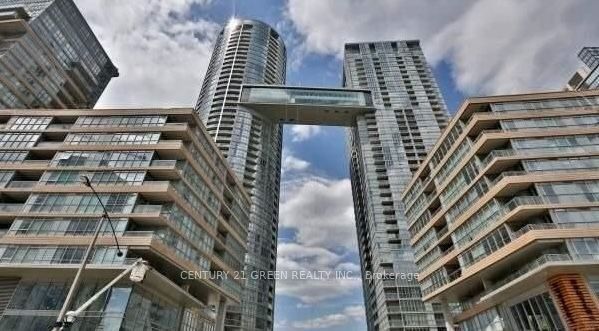 15 Iceboat Terrace 2308, Toronto, ON M5V 4A5