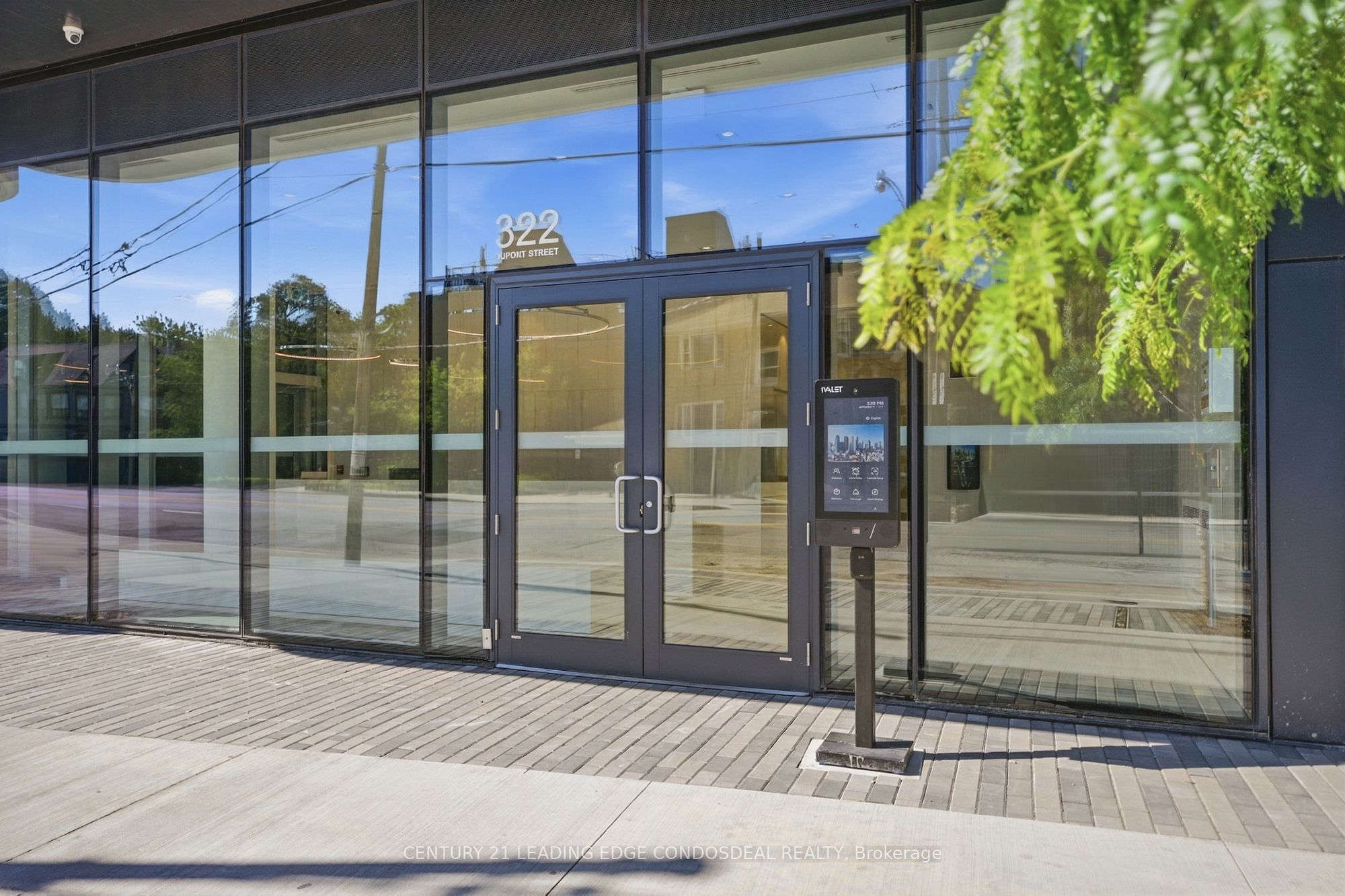 322 Dupont Street 207, Toronto, ON M5R 0E3 photo 4