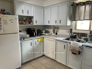 11 Yellow Birch Way, Toronto, ON M2H 2S9 photo 4