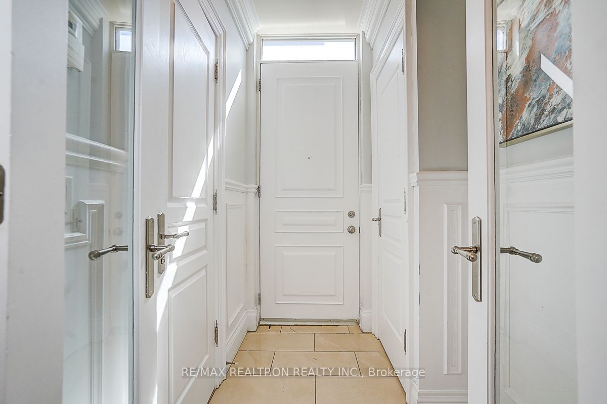 274 Duplex Avenue, Toronto, ON M2M 0A4 photo 4