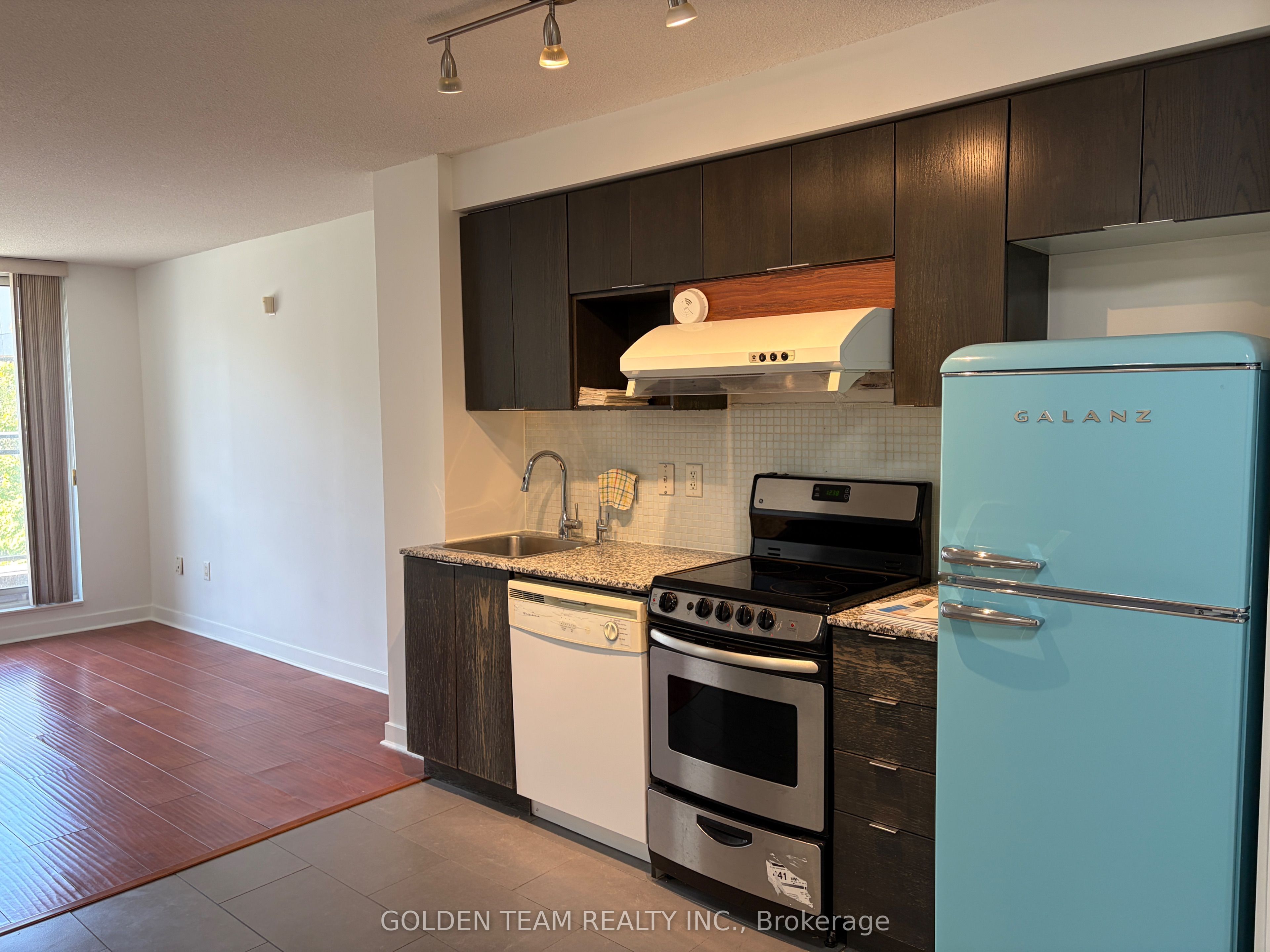 15 Fort York Boulevard 315, Toronto, ON M5V 3Y4 photo 5