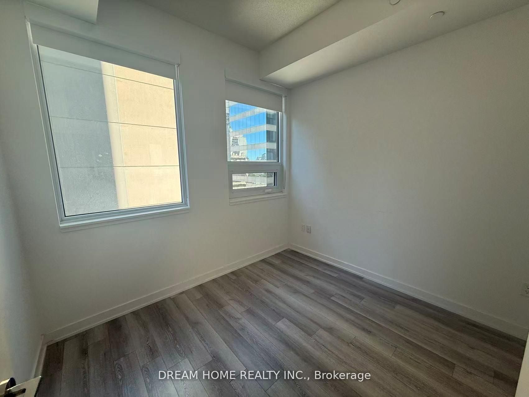 238 simcoe Street 702, Toronto, ON M5T 0E2 photo 5