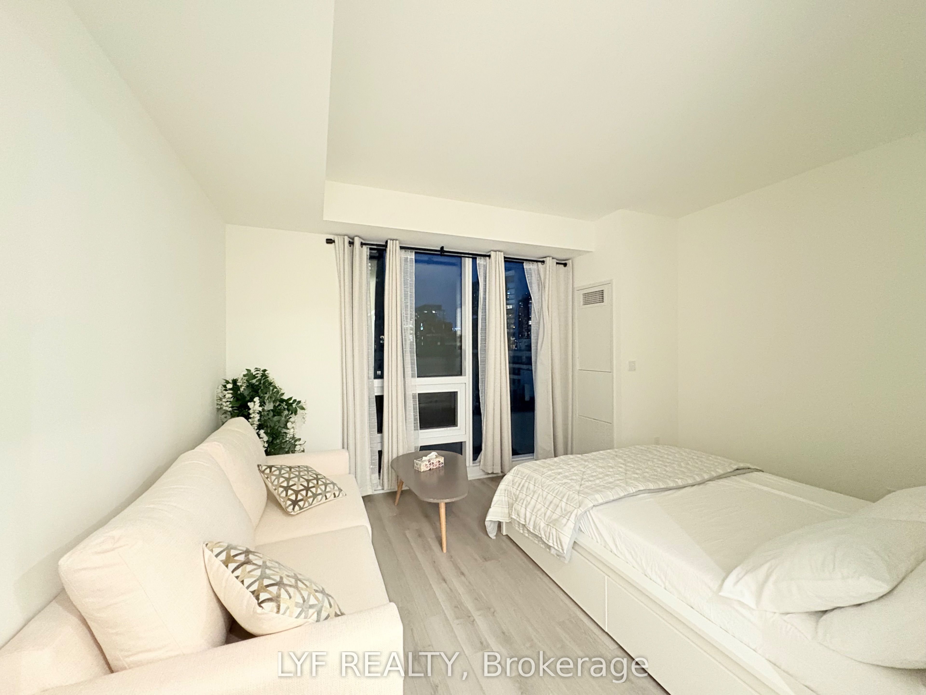 89 Church Street 1205, Toronto, ON M3C 3S2 photo 4