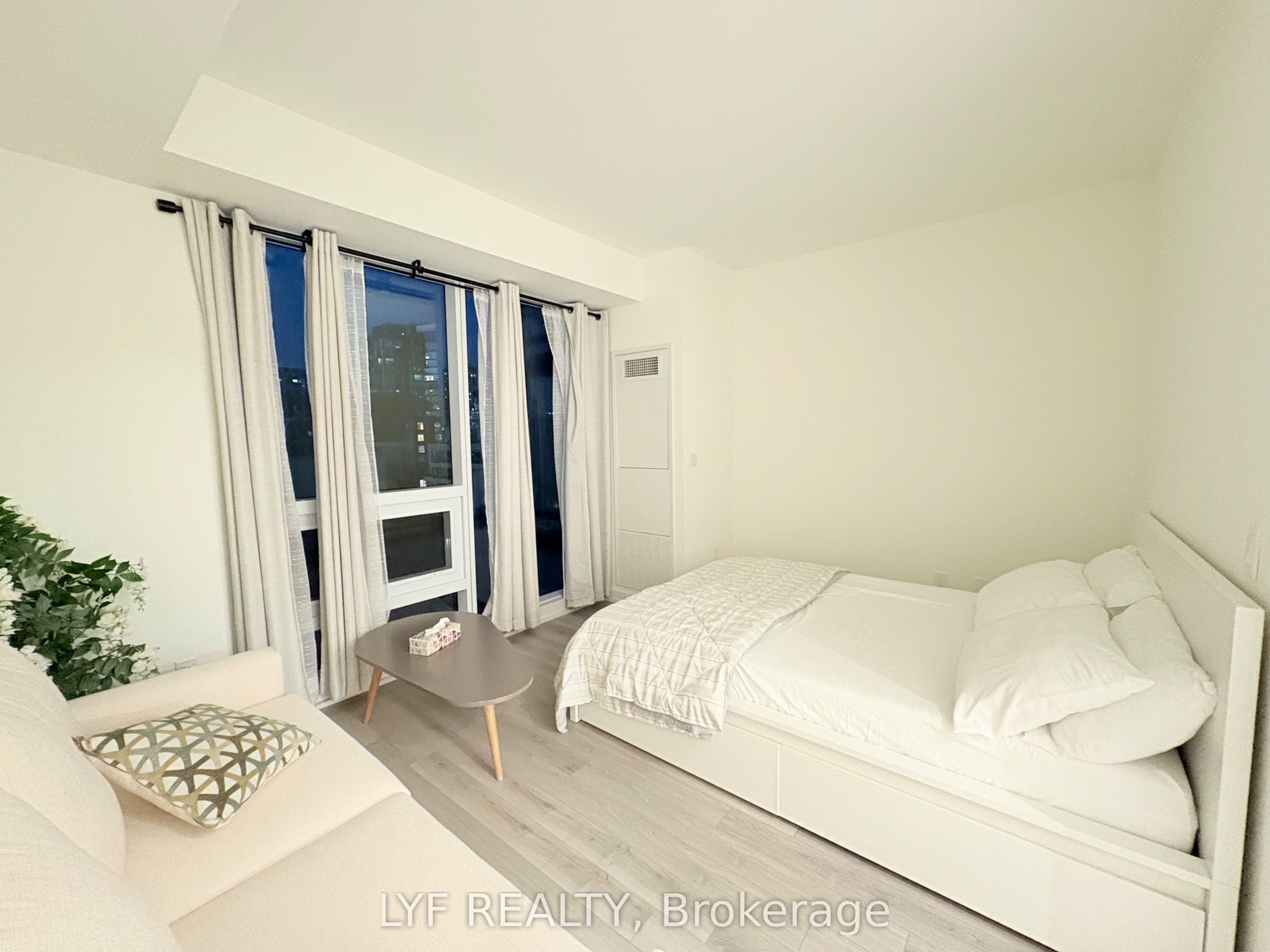 89 Church Street 1205, Toronto, ON M3C 3S2 photo 5