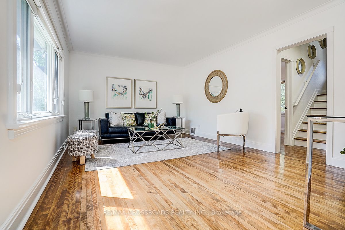 128 Leacrest Road, Toronto, ON M4G 1E8 photo 5