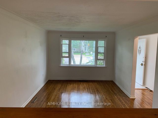 224 Finch Avenue E Main Floor, Toronto, ON M2N 4R9 photo 2