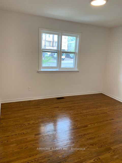 224 Finch Avenue E Main Floor, Toronto, ON M2N 4R9 photo 4