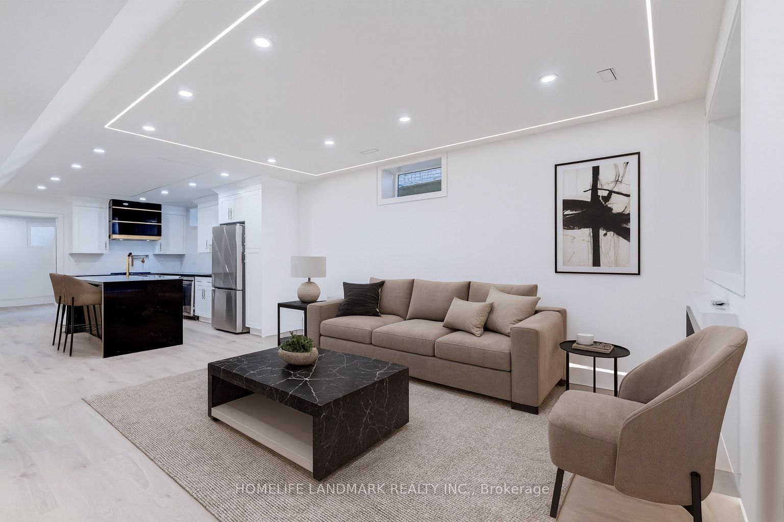 23 Coulson Avenue The Bellagio, Toronto, ON M4V 1Y3 photo 5