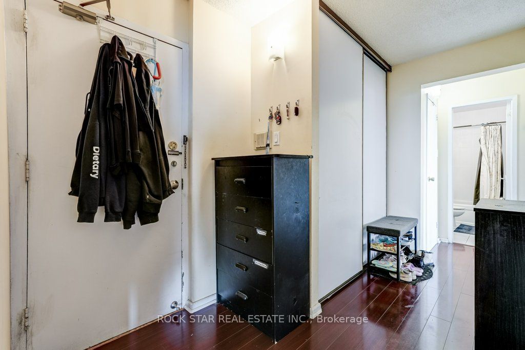 10 Sunny Glenway 1711, Toronto, ON M3C 2Z3 photo 5