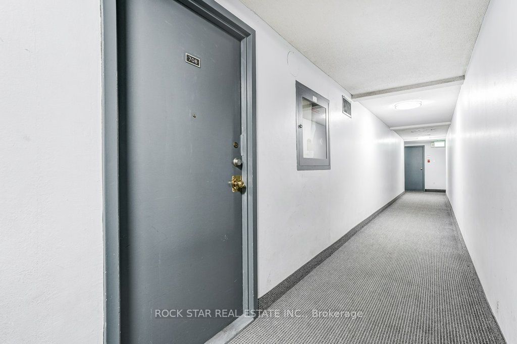 10 Sunny Glenway 708, Toronto, ON M3C 2Z3 photo 3