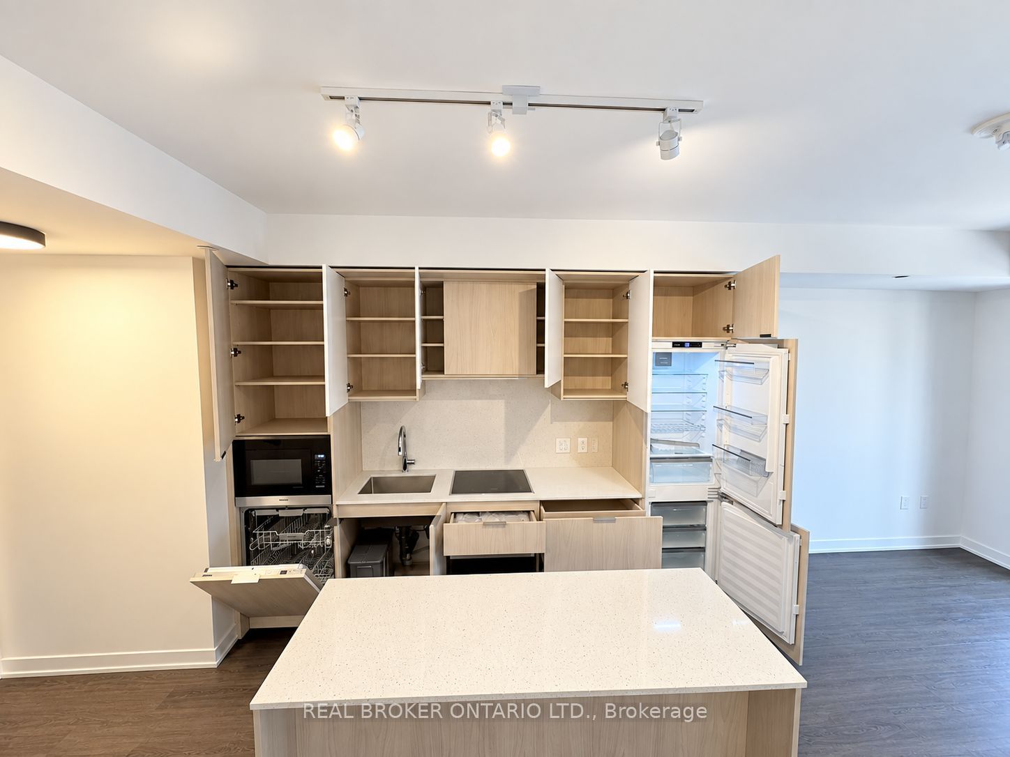 123 Portland Street 507, Toronto, ON M5V 2N4 photo 5