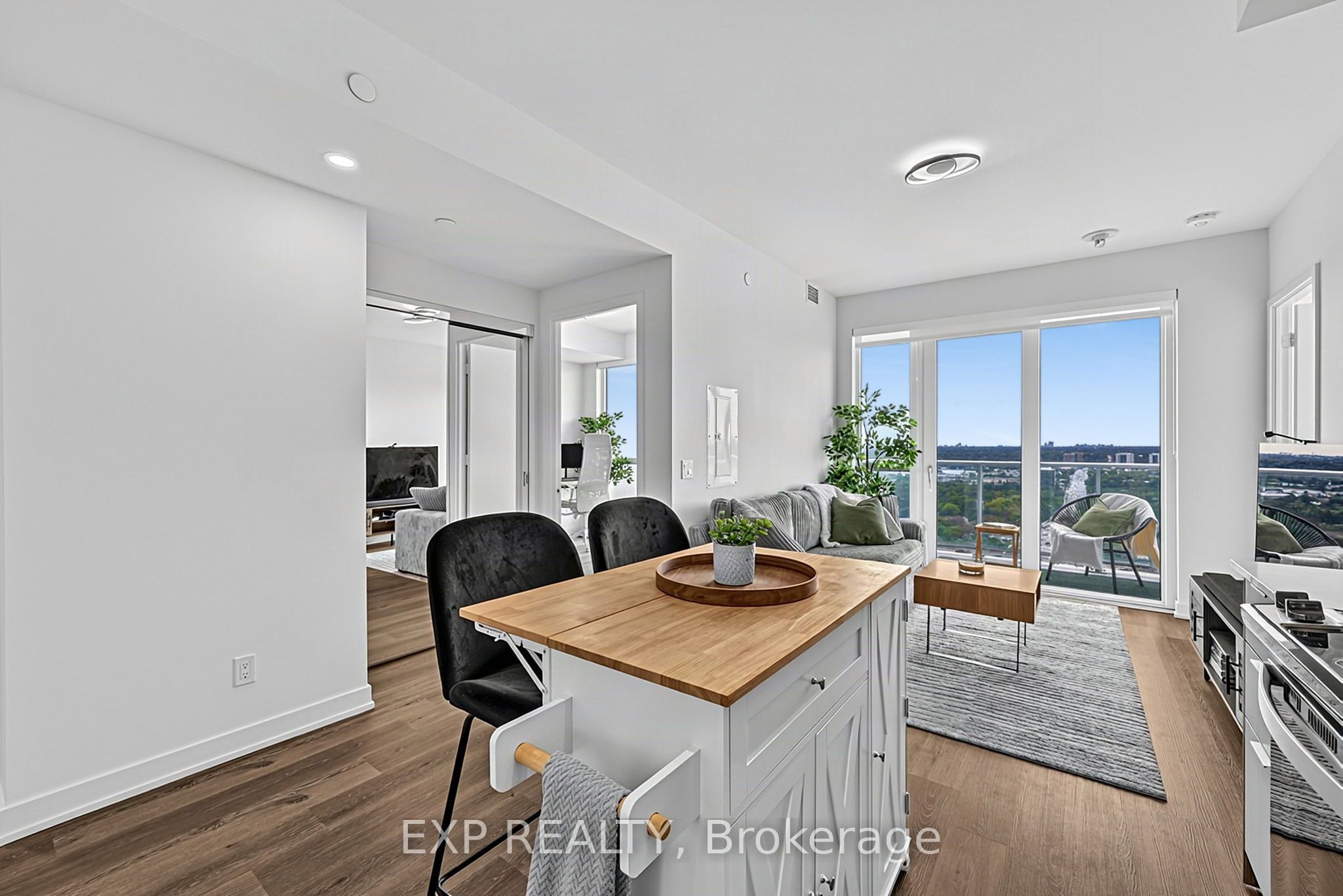 10 Deerlick Court 2004, Toronto, ON M3A 0A7
