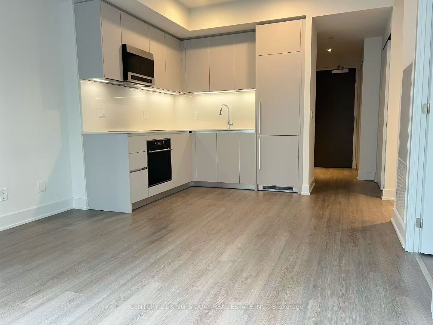 8 Cumberland Street 1505, Toronto, ON M4W 0B6 photo 2