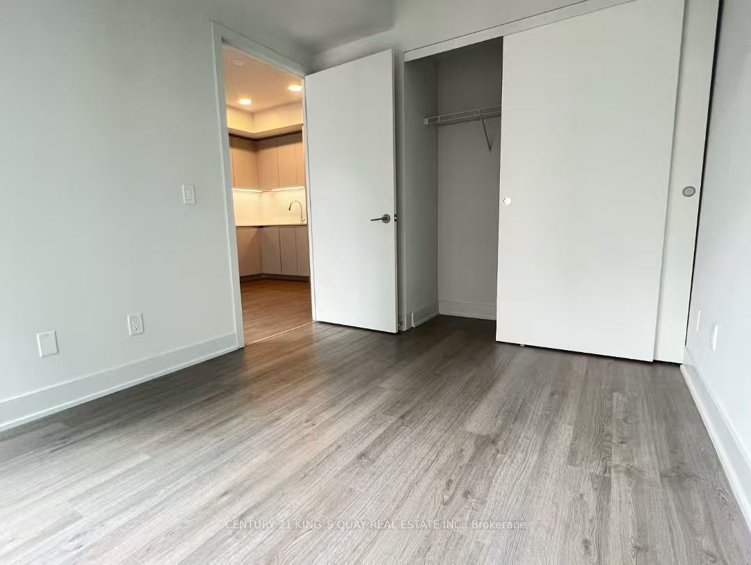 8 Cumberland Street 1505, Toronto, ON M4W 0B6 photo 3