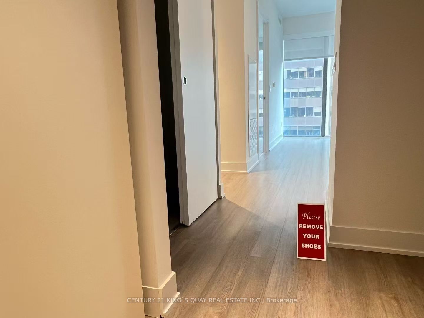8 Cumberland Street 1505, Toronto, ON M4W 0B6 photo 4