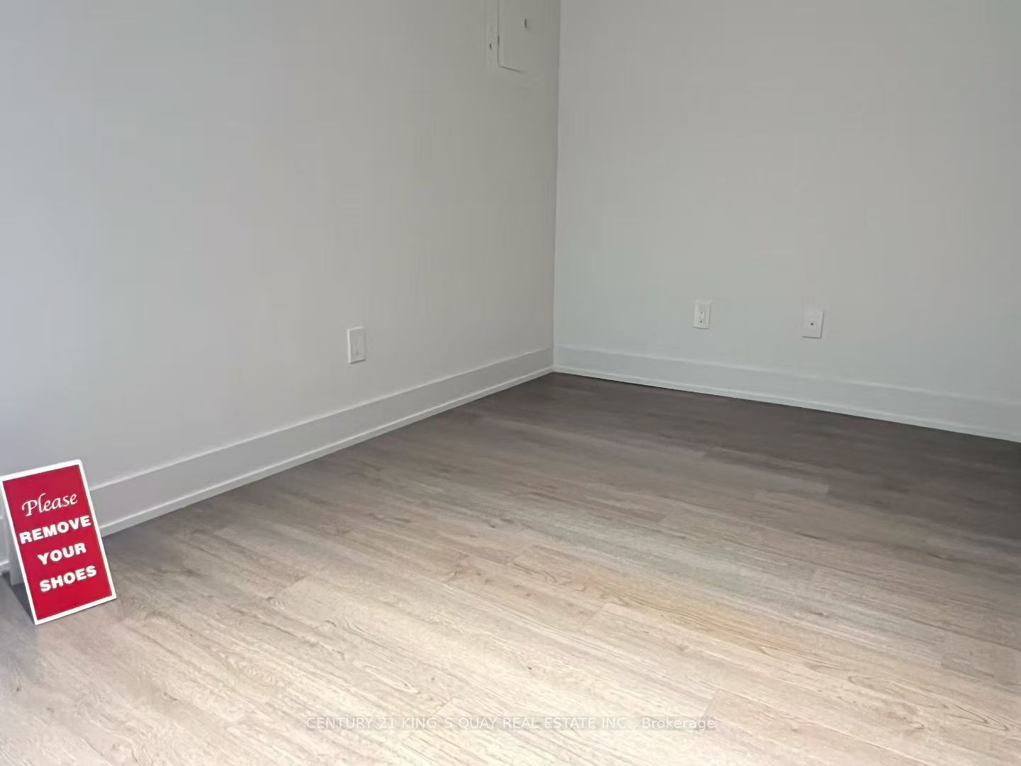8 Cumberland Street 1505, Toronto, ON M4W 0B6 photo 5