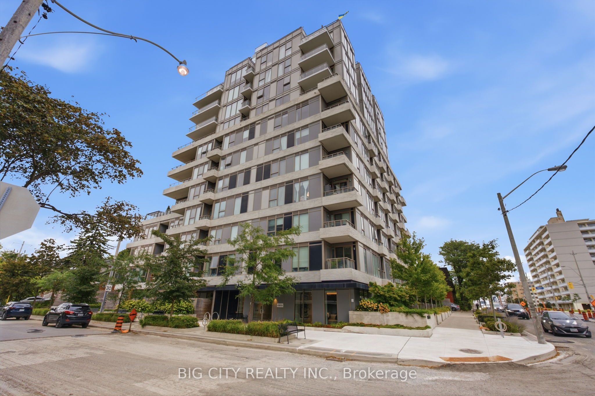 1 Cardiff Road 1006, Toronto, ON M4P 0G2 photo 4