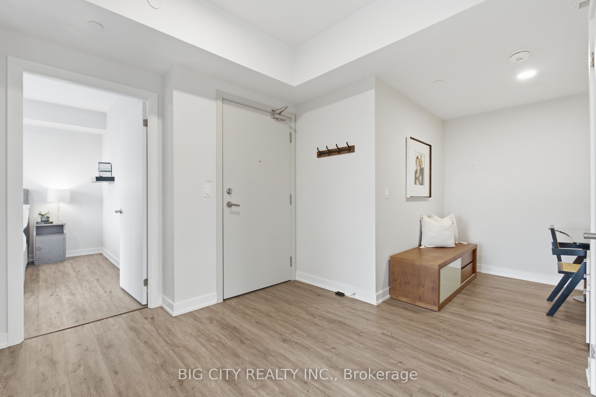1 Cardiff Road 1006, Toronto, ON M4P 0G2 photo 5
