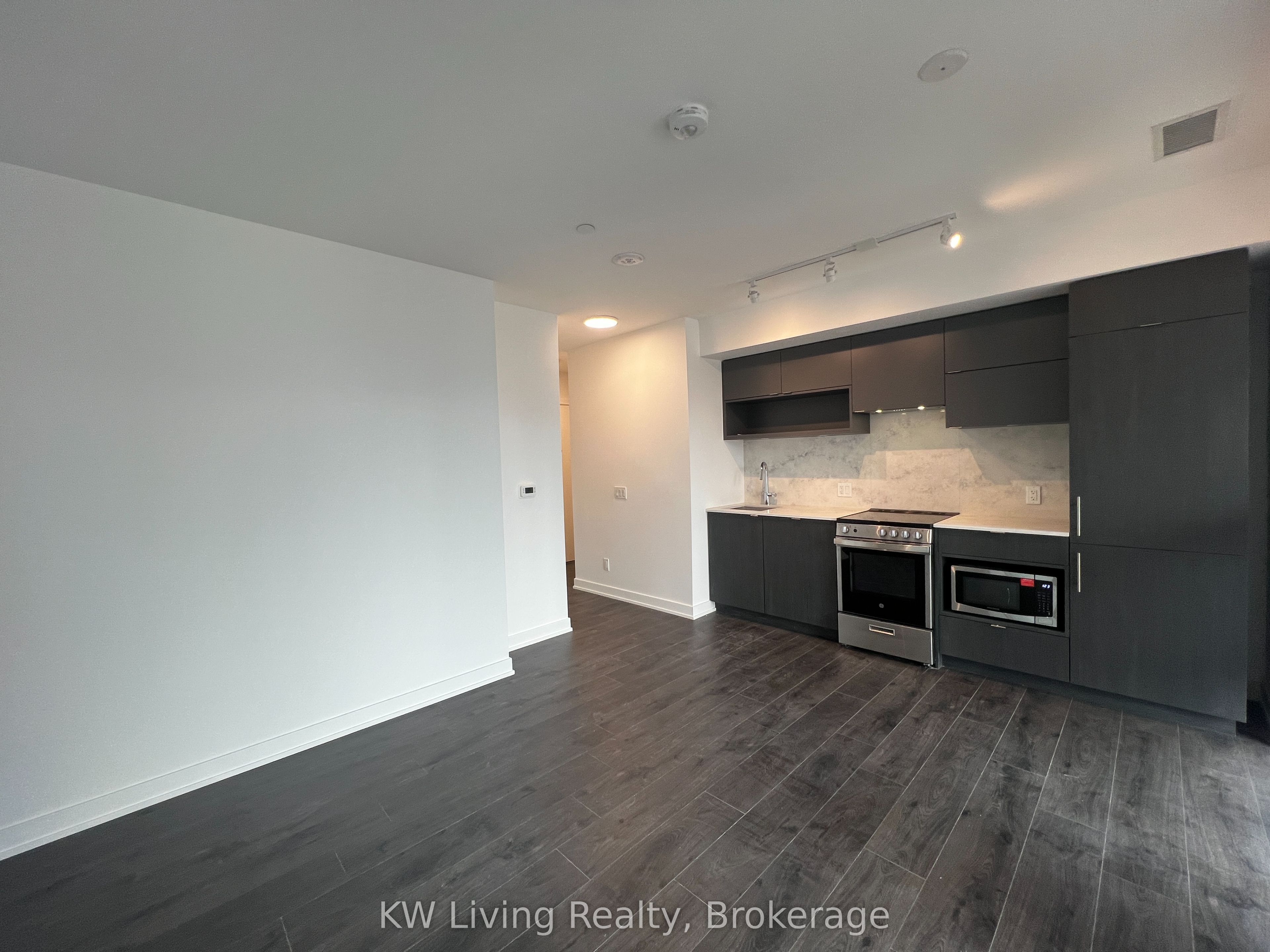 100 Queen Street E 1009, Toronto, ON M5C 0B5 photo 3