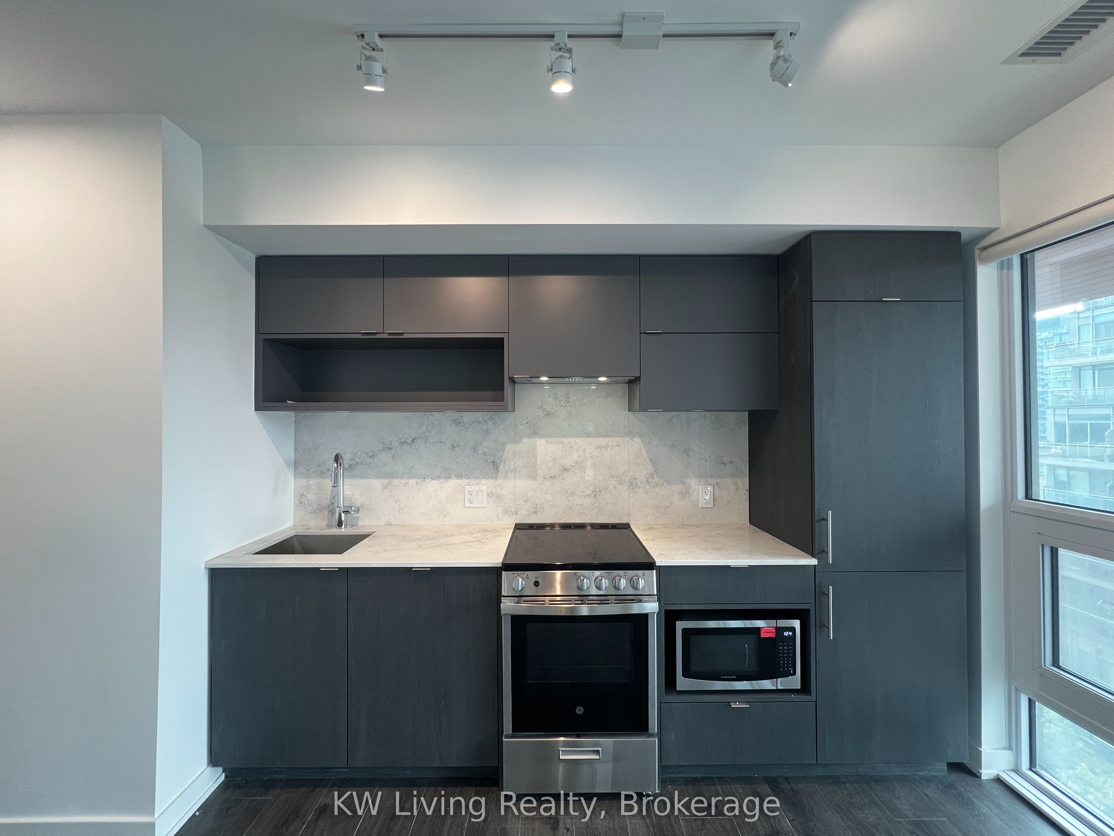 100 Queen Street E 1009, Toronto, ON M5C 0B5 photo 4
