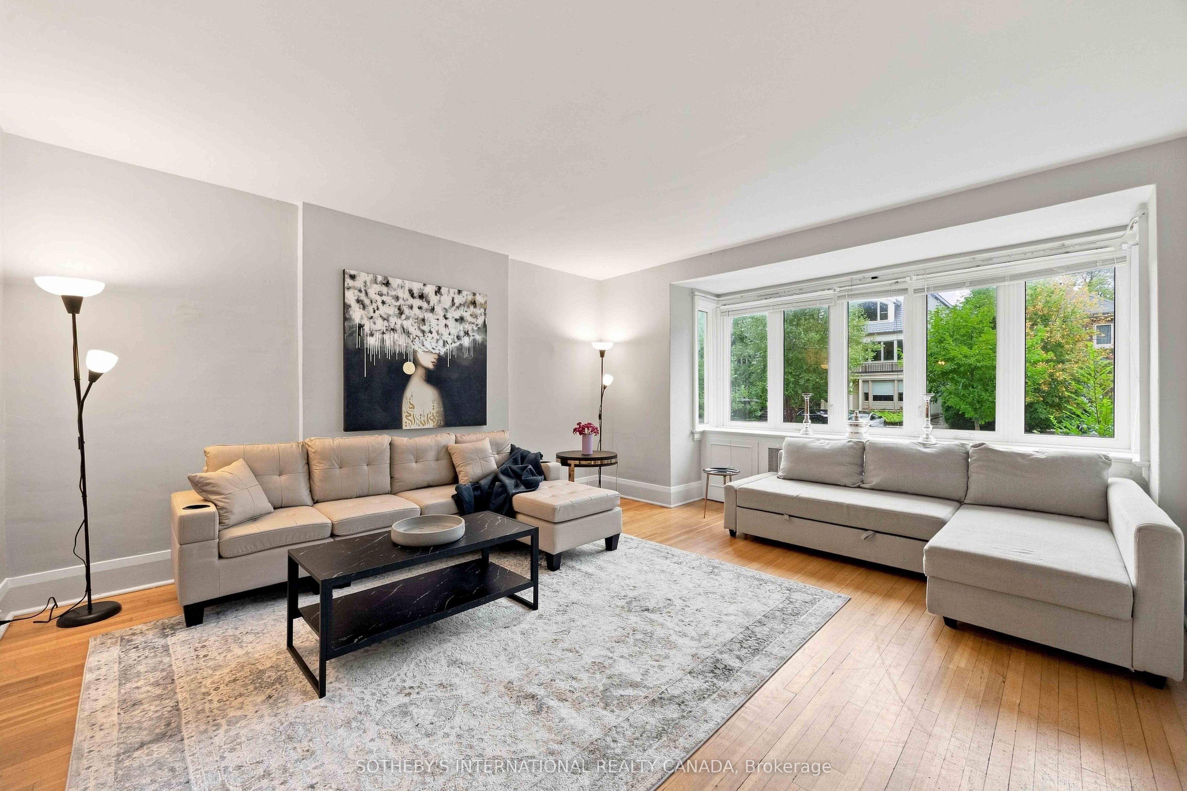 14 Kilbarry Road Main, Toronto, ON M5P 1K5 photo 3