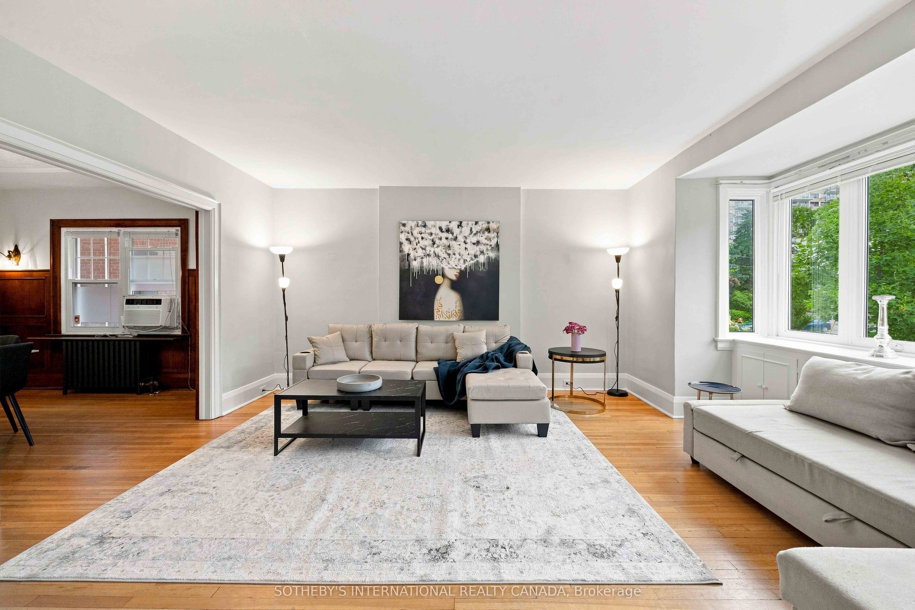 14 Kilbarry Road Main, Toronto, ON M5P 1K5 photo 4