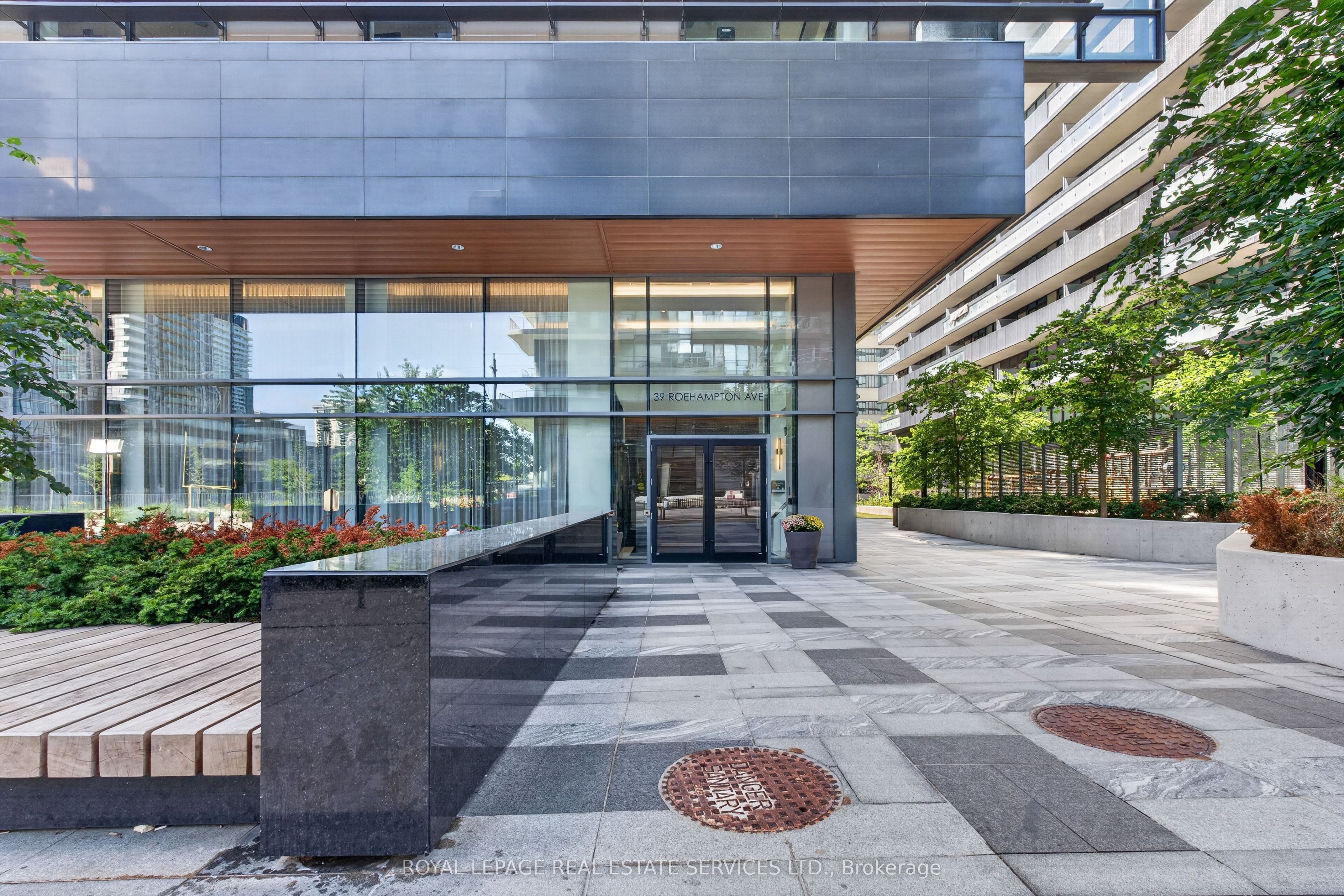 39 Roehampton Avenue 1506, Toronto, ON M4P 1P9 photo 2