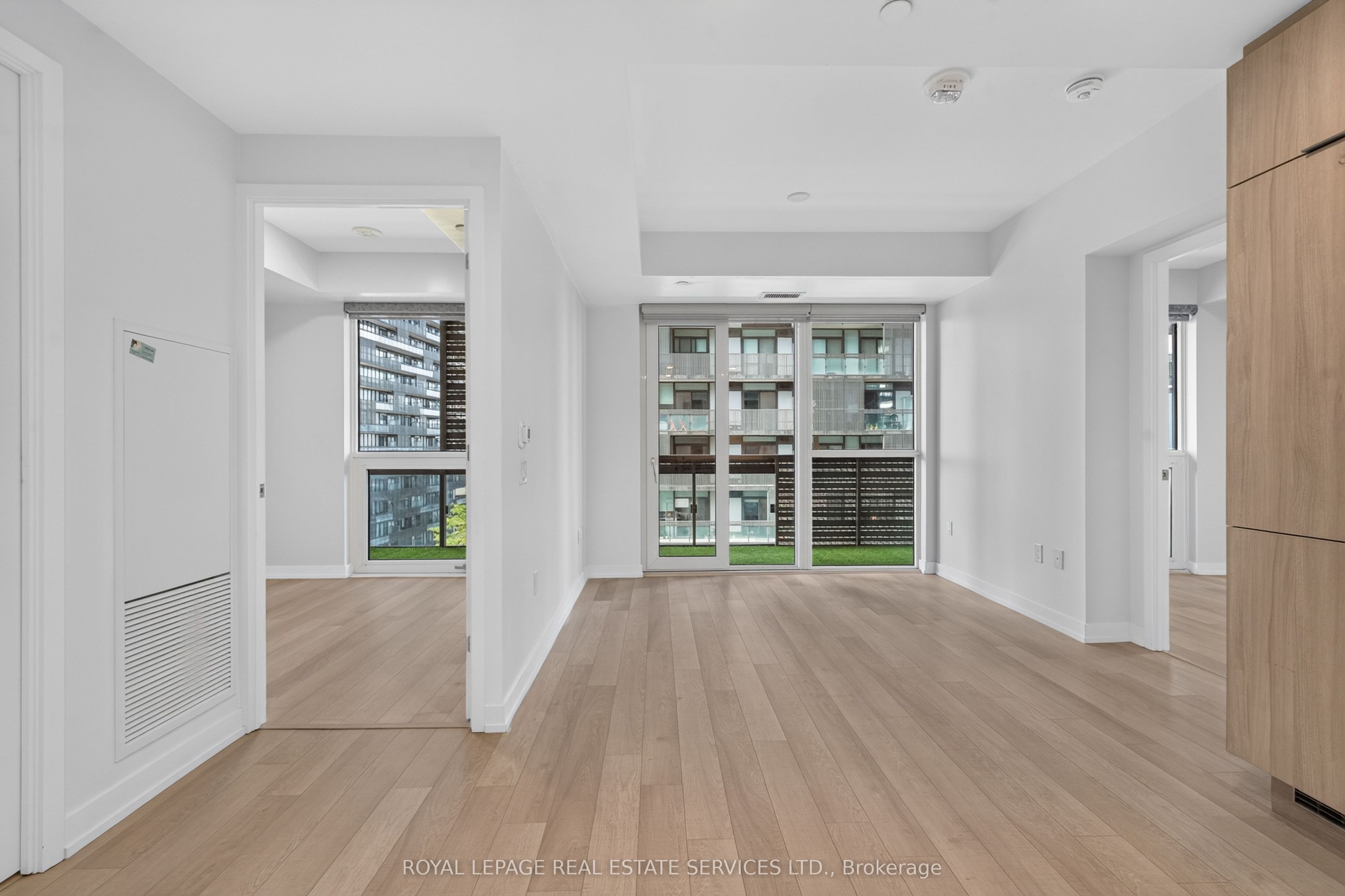 39 Roehampton Avenue 1506, Toronto, ON M4P 1P9 photo 5