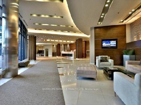 33 Bay Street 3702, Toronto, ON M5J 2Z3 photo 4