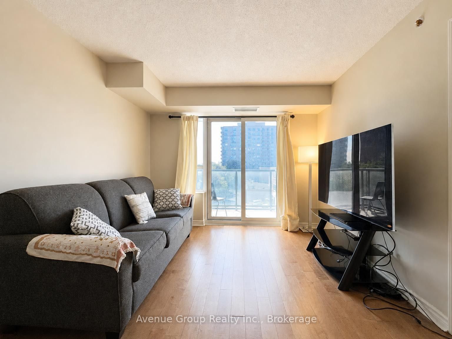 35 Saranac Boulevard 527, Toronto, ON M6A 2G4 photo 4