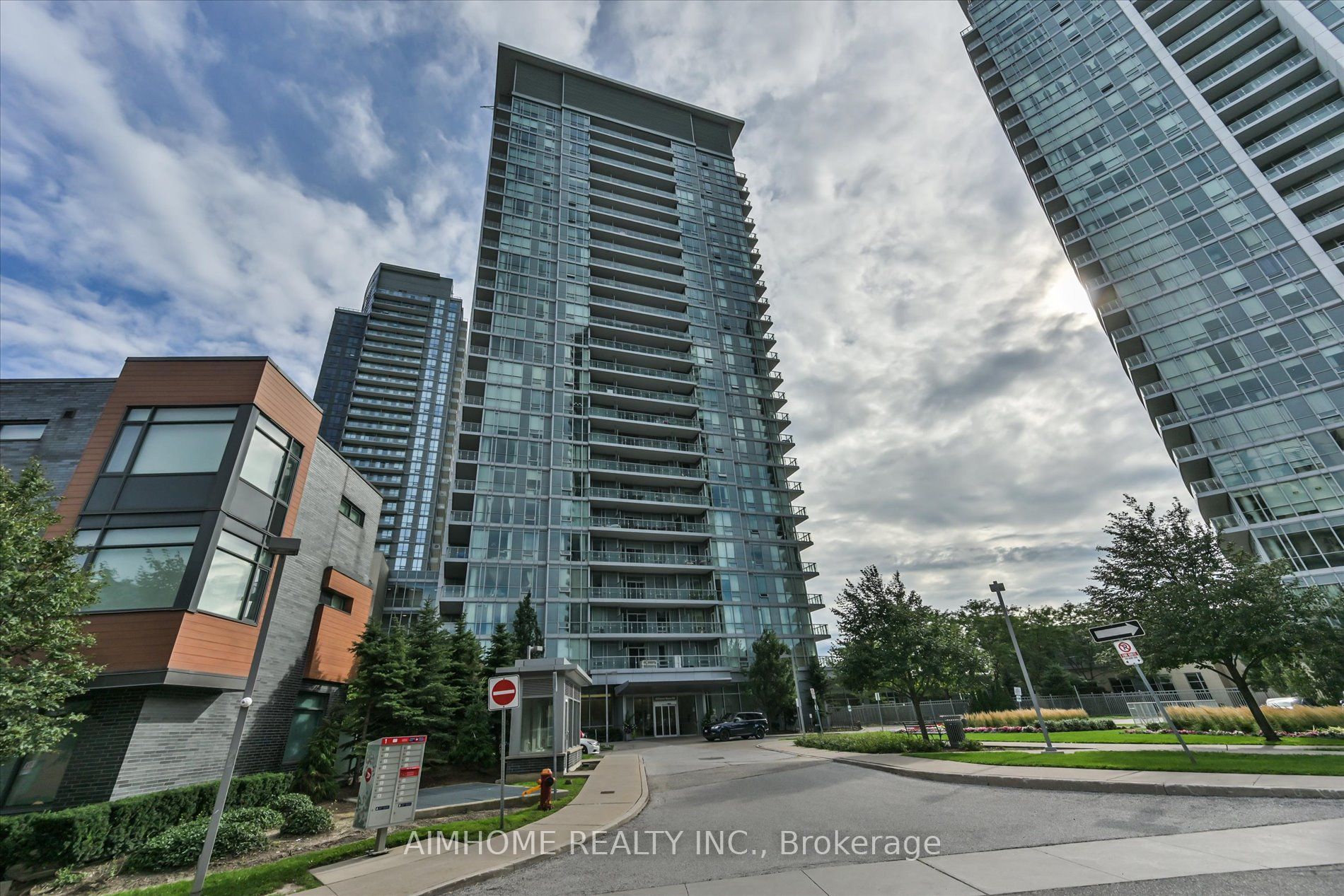 62 Forest Manor Road 1604, Toronto, ON M2J 1M6 photo 2