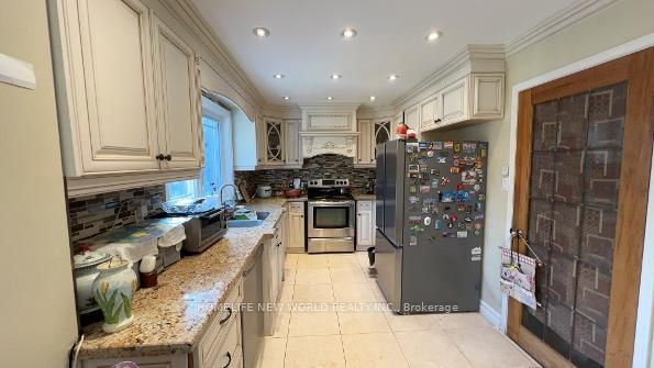 38 Marcelline Crescent Room  2ND Floor, Toronto, ON M2K 2V7 photo 2