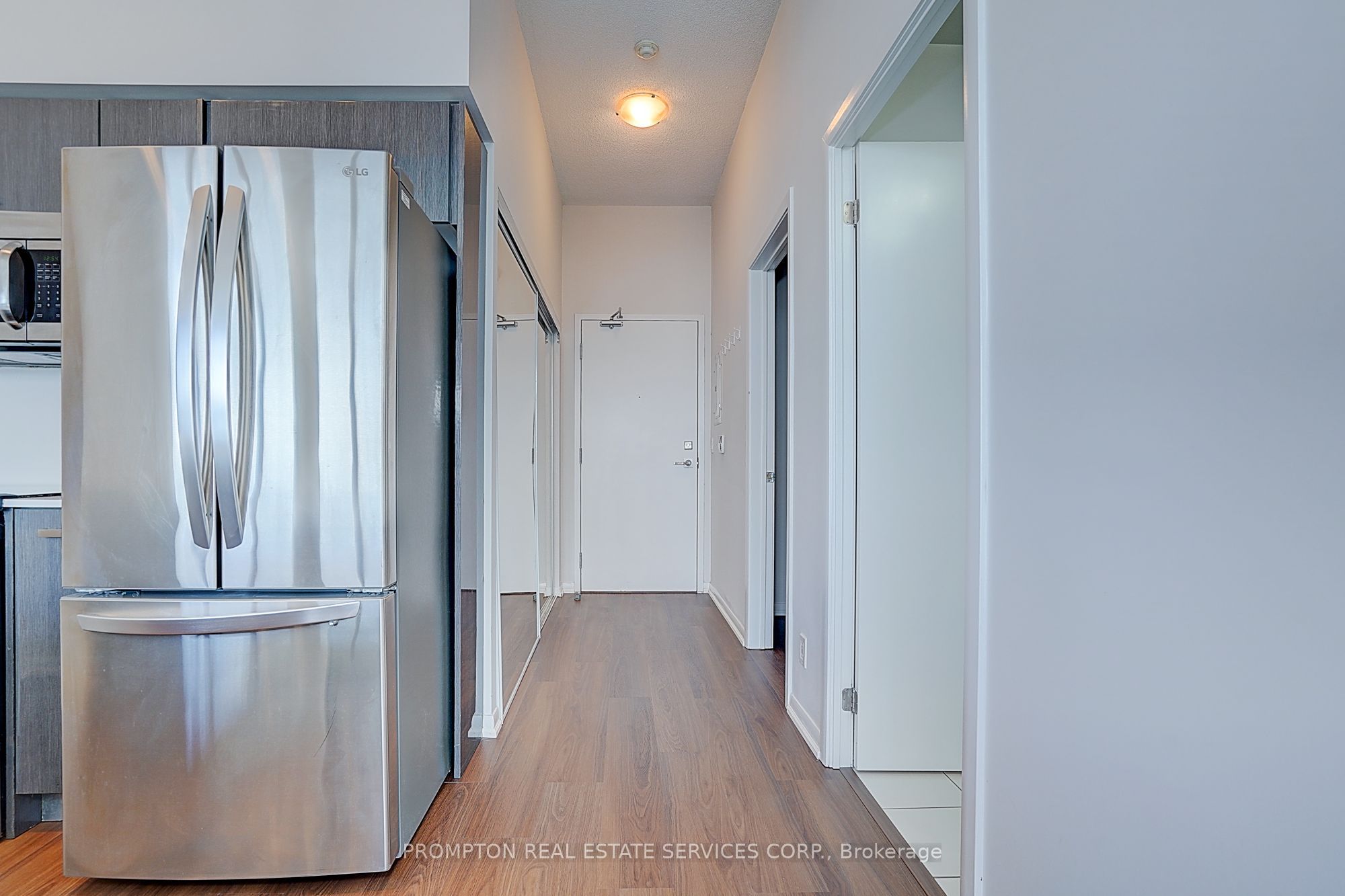 832 Bay Street 4903, Toronto, ON M5S 1Z6 photo 3