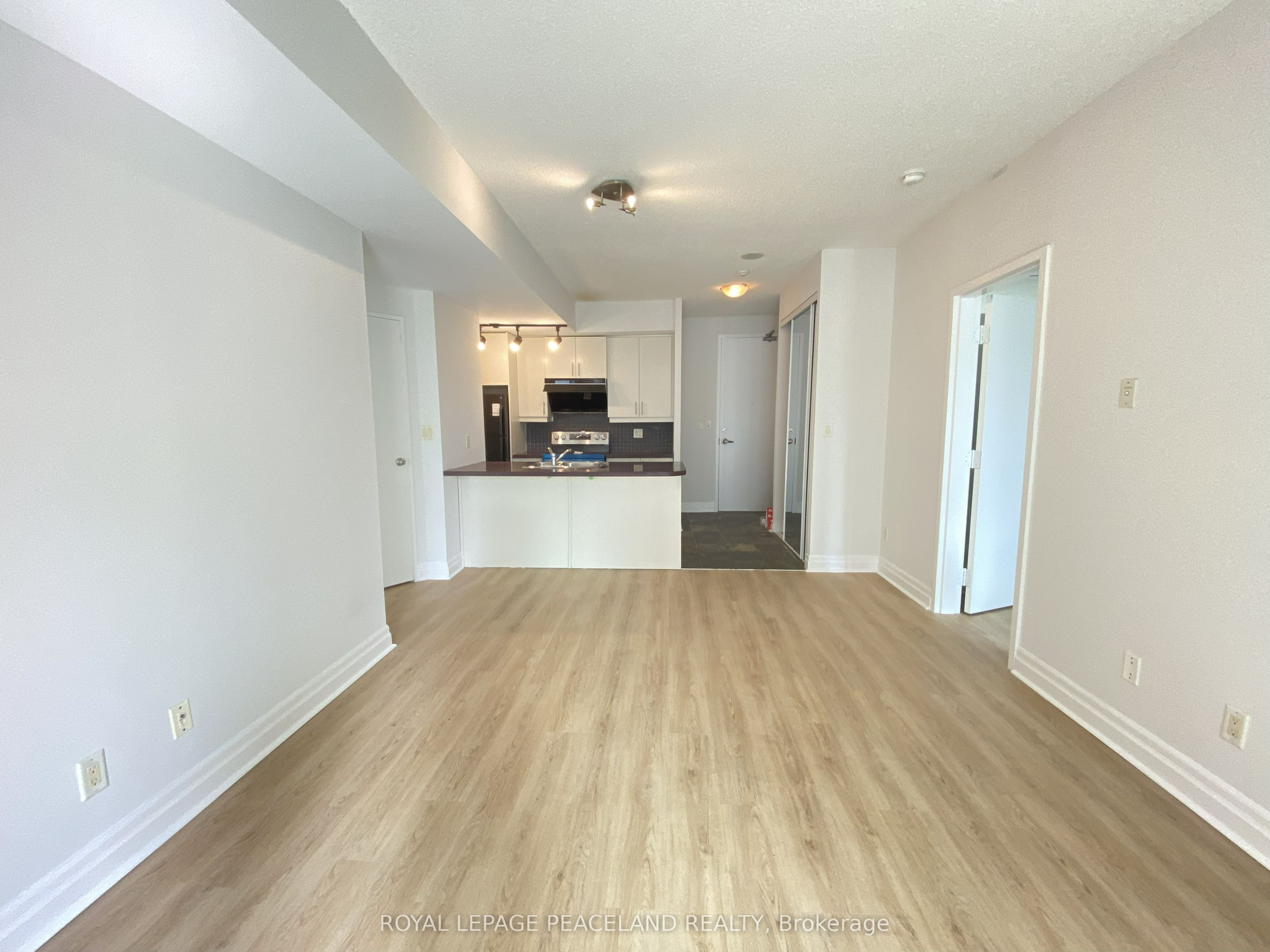 70 Alexander Street 703, Toronto, ON M4Y 1B4 photo 4