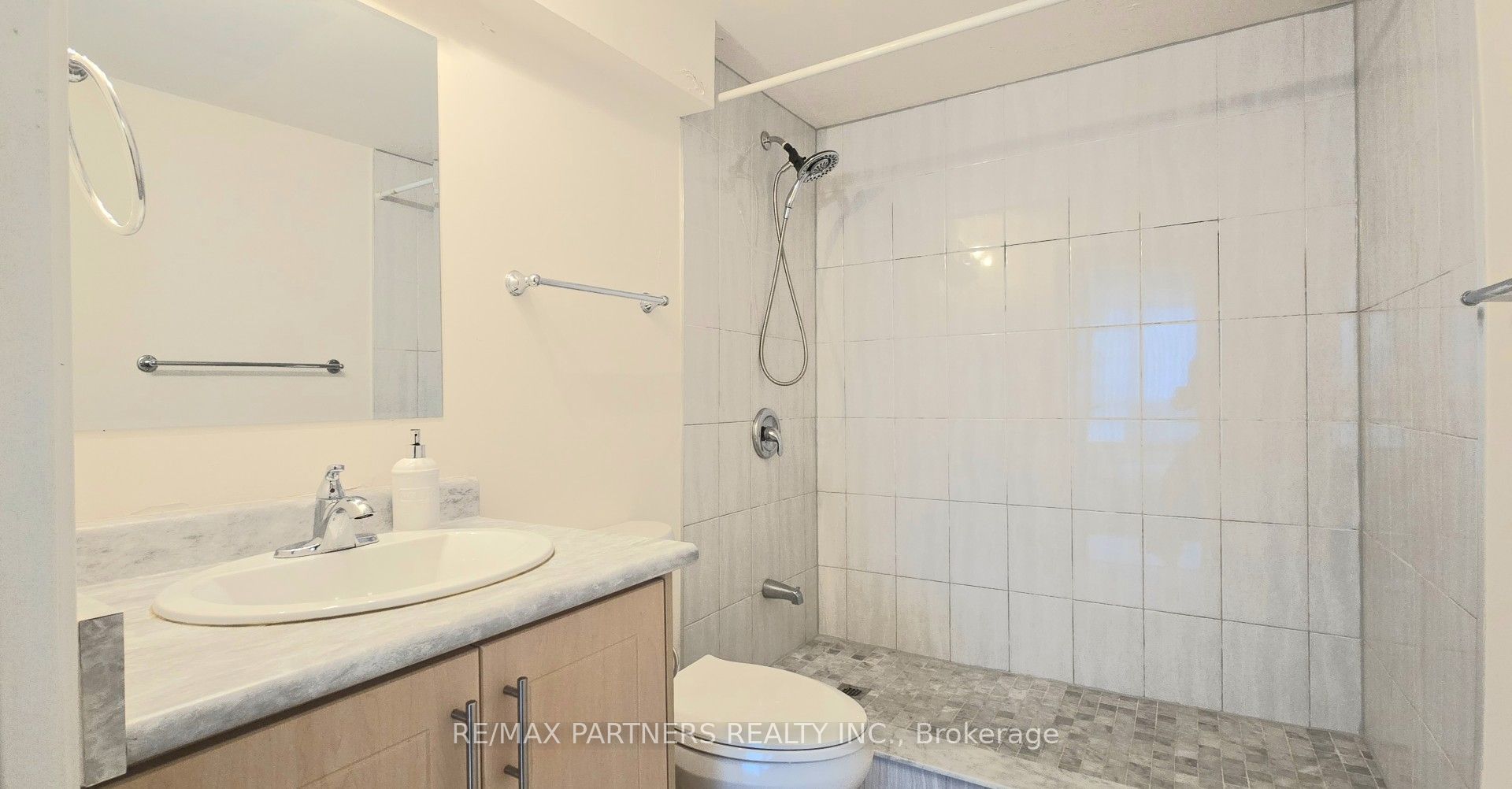 1055 Bay Street 208, Toronto, ON M5S 3A3 photo 5