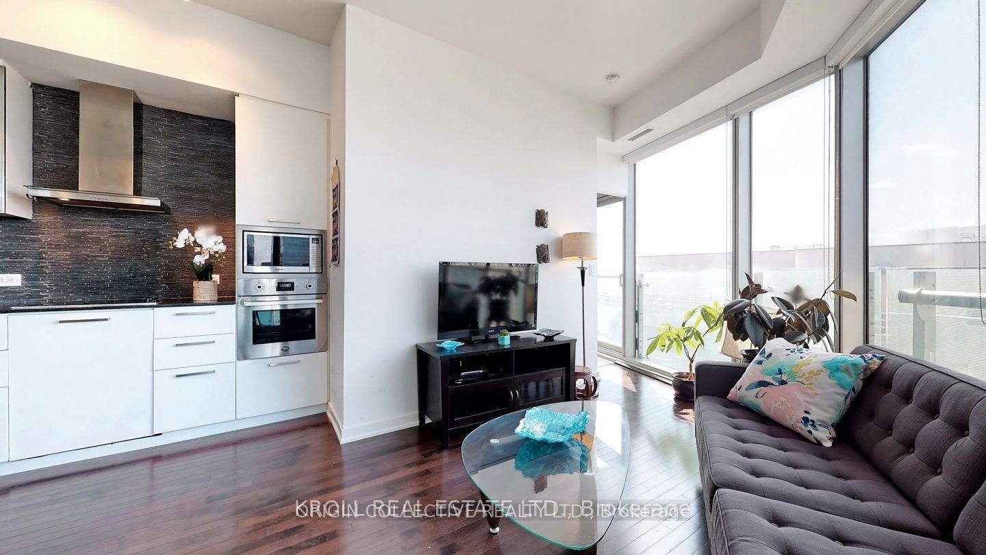 12 York Street 3107, Toronto, ON M5J 0A9 photo 3