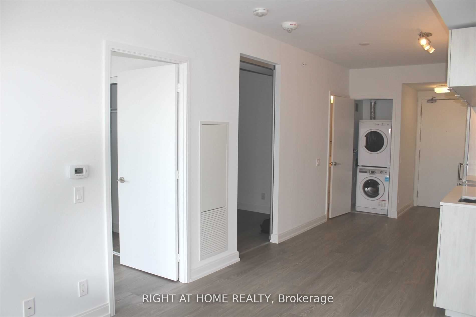 181 Dundas Street E 1612, Toronto, ON M5A 0N5 photo 3