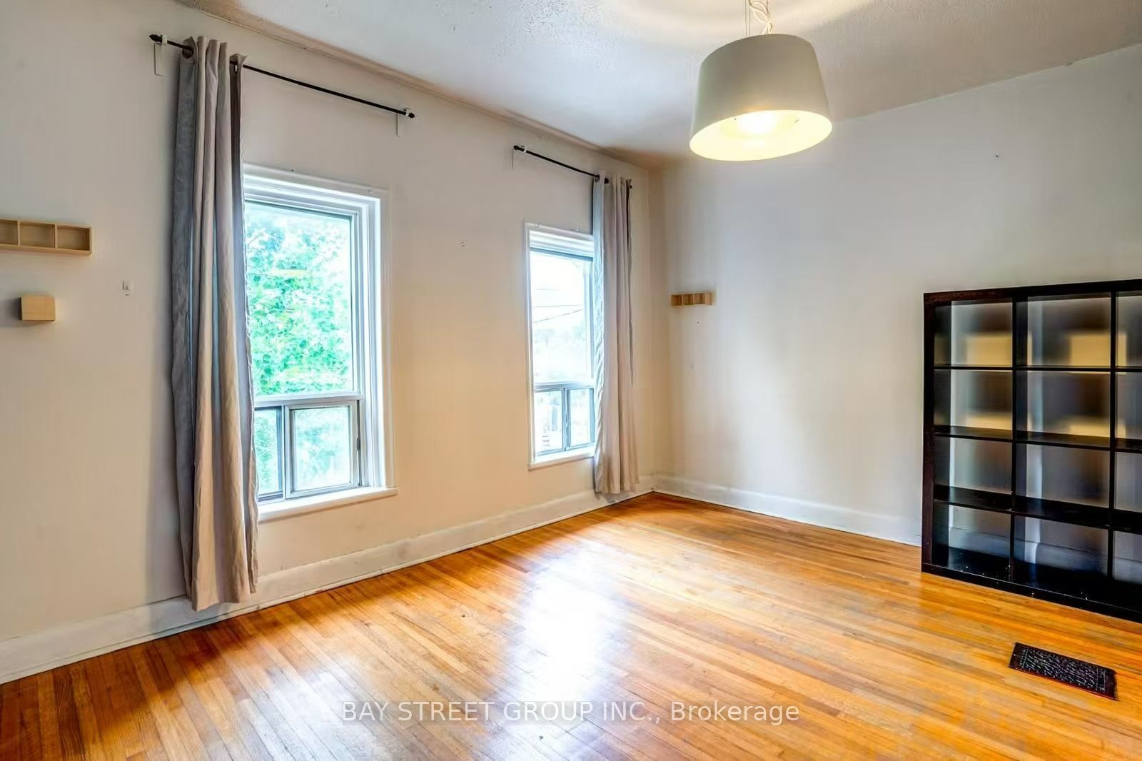 66 Euclid Avenue 2nd Floor, Toronto, ON M6J 2J9