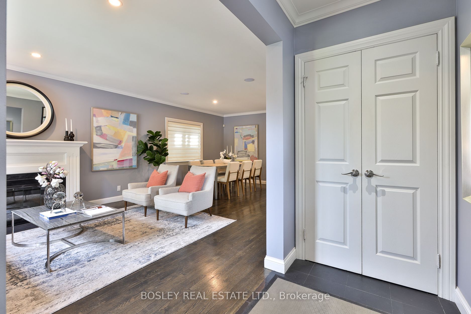 27 Cameron Crescent, Toronto, ON M4G 1Z9 photo 2