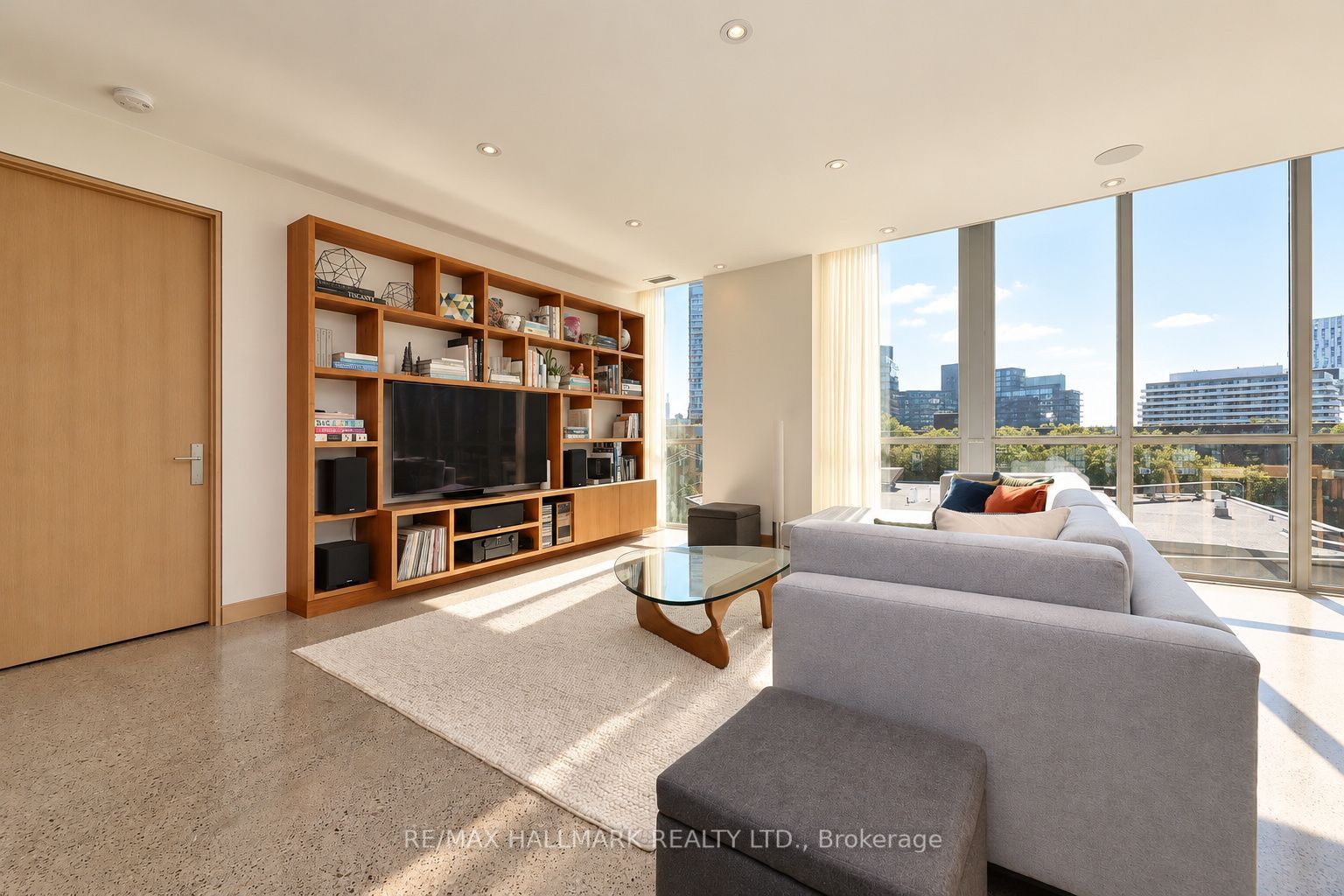 510 King Street E 402, Toronto, ON M5A 0E5 photo 3