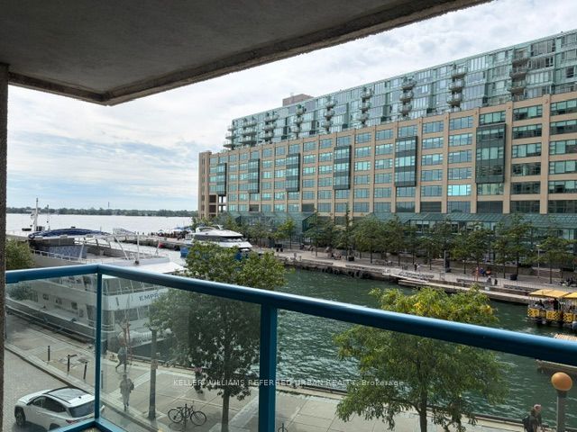 77 Harbour Square 409, Toronto, ON M3B 3N2
