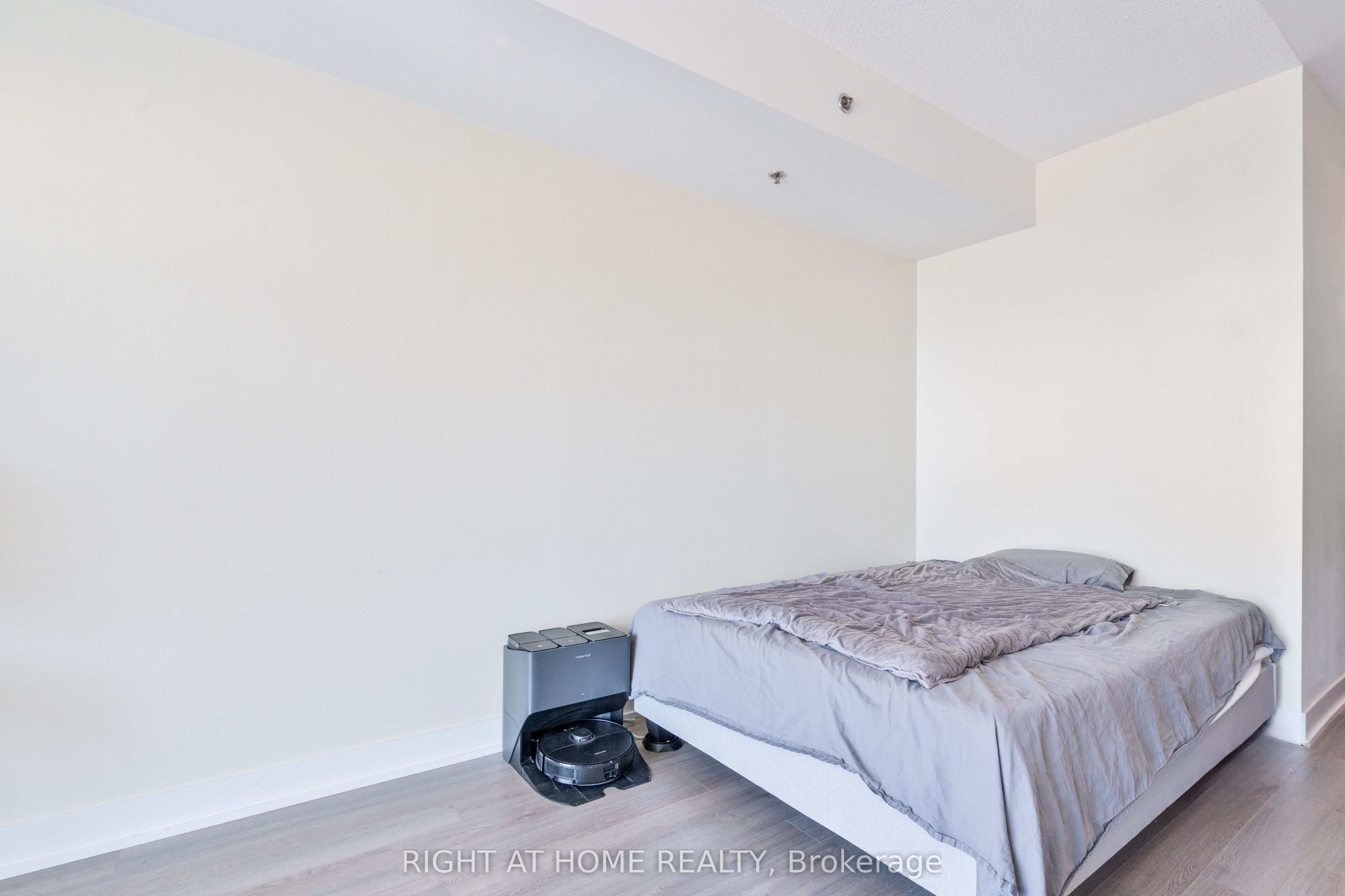 318 Richmond Street W 3509, Toronto, ON M5V 0B4 photo 2