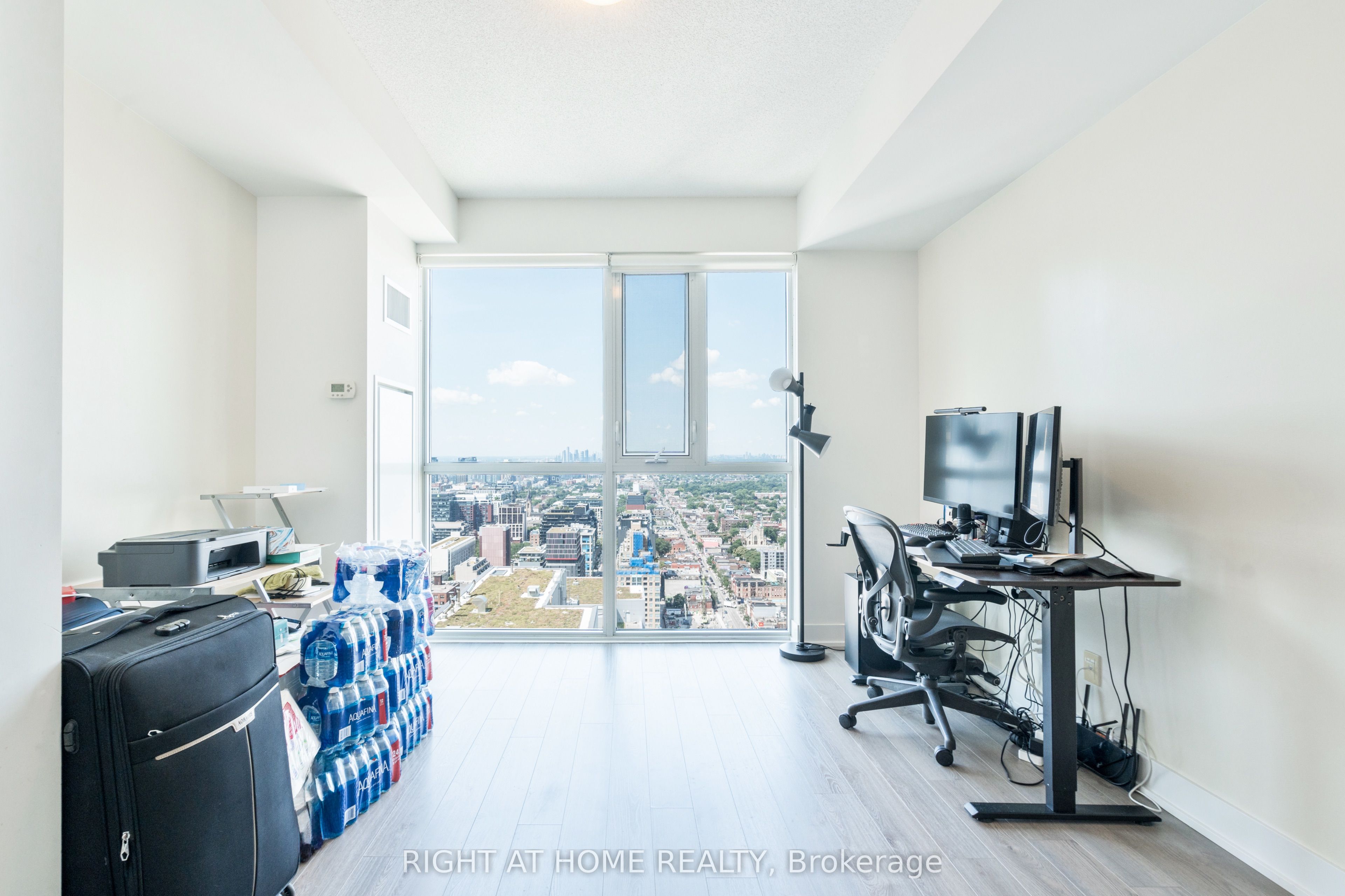 318 Richmond Street W 3509, Toronto, ON M5V 0B4 photo 3