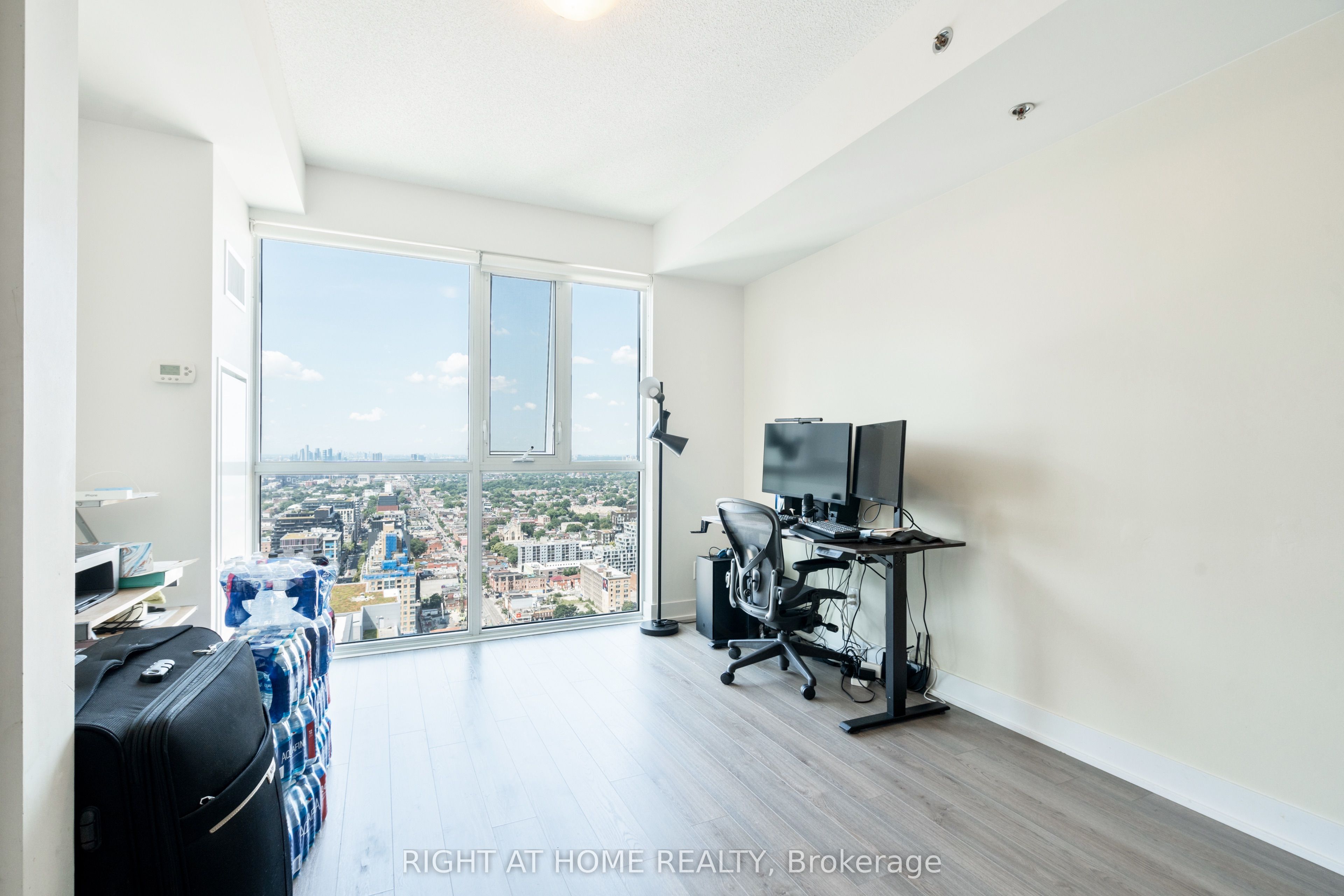318 Richmond Street W 3509, Toronto, ON M5V 0B4 photo 4