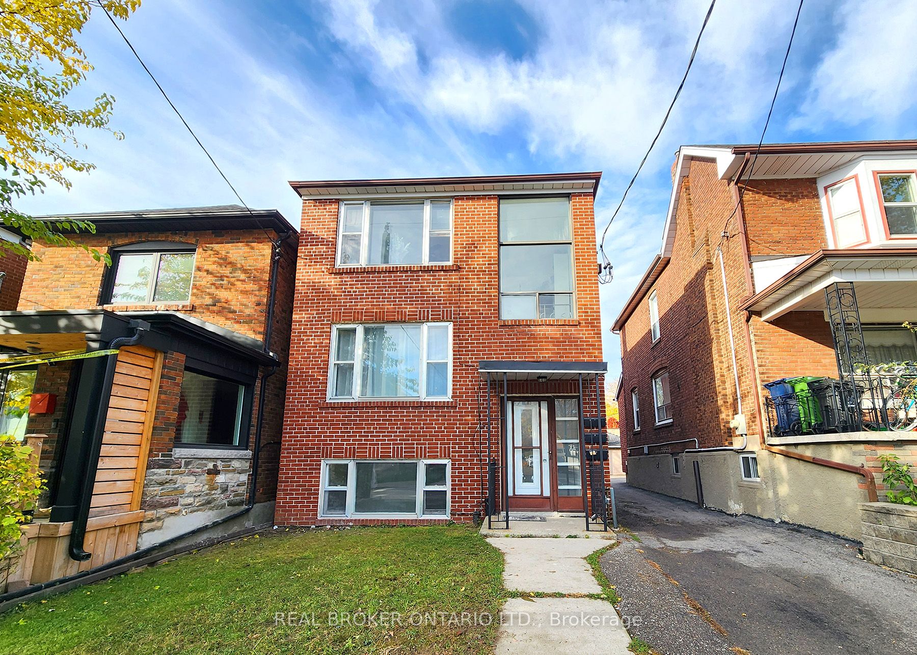 388 Winona Drive 1, Toronto, ON M6C 3T5 photo 2