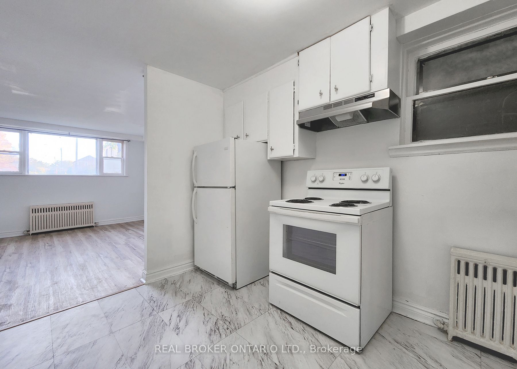 388 Winona Drive 1, Toronto, ON M6C 3T5 photo 5